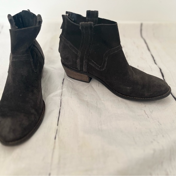 DV Dolce Vita Brown Suede Ankle Boots Size 7 - Picture 1 of 12